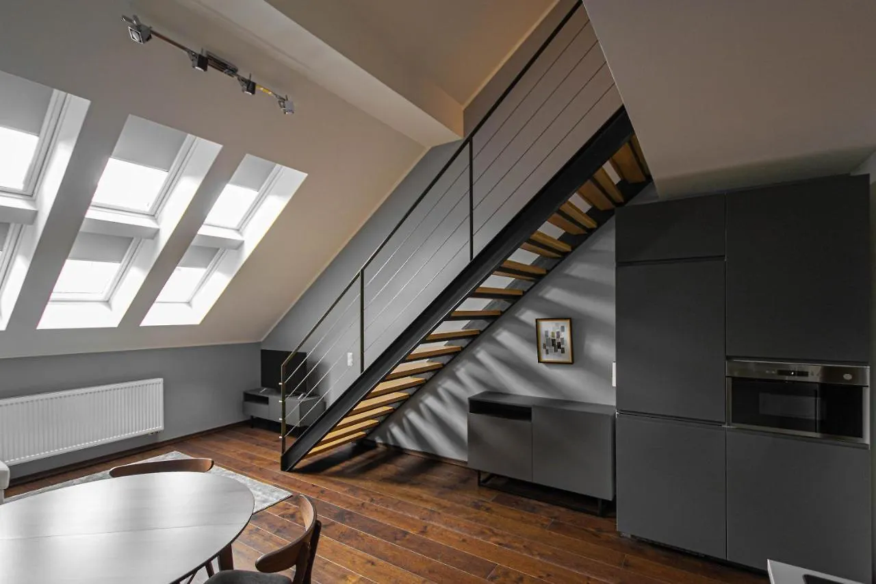 Lägenhet Quite Loft With Balcony And 3 Air Conditioners Prag
