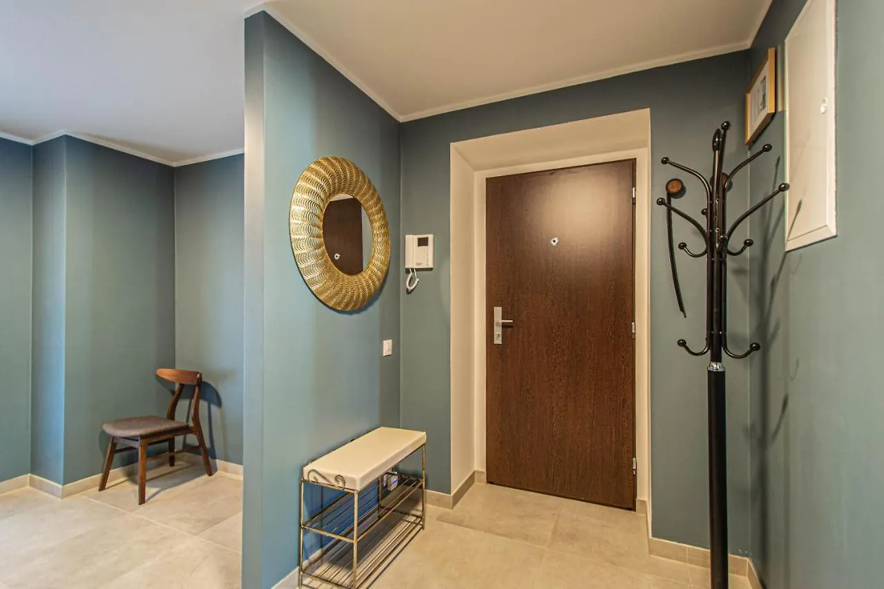 Quite Loft With Balcony And 3 Air Conditioners Prague Apartment