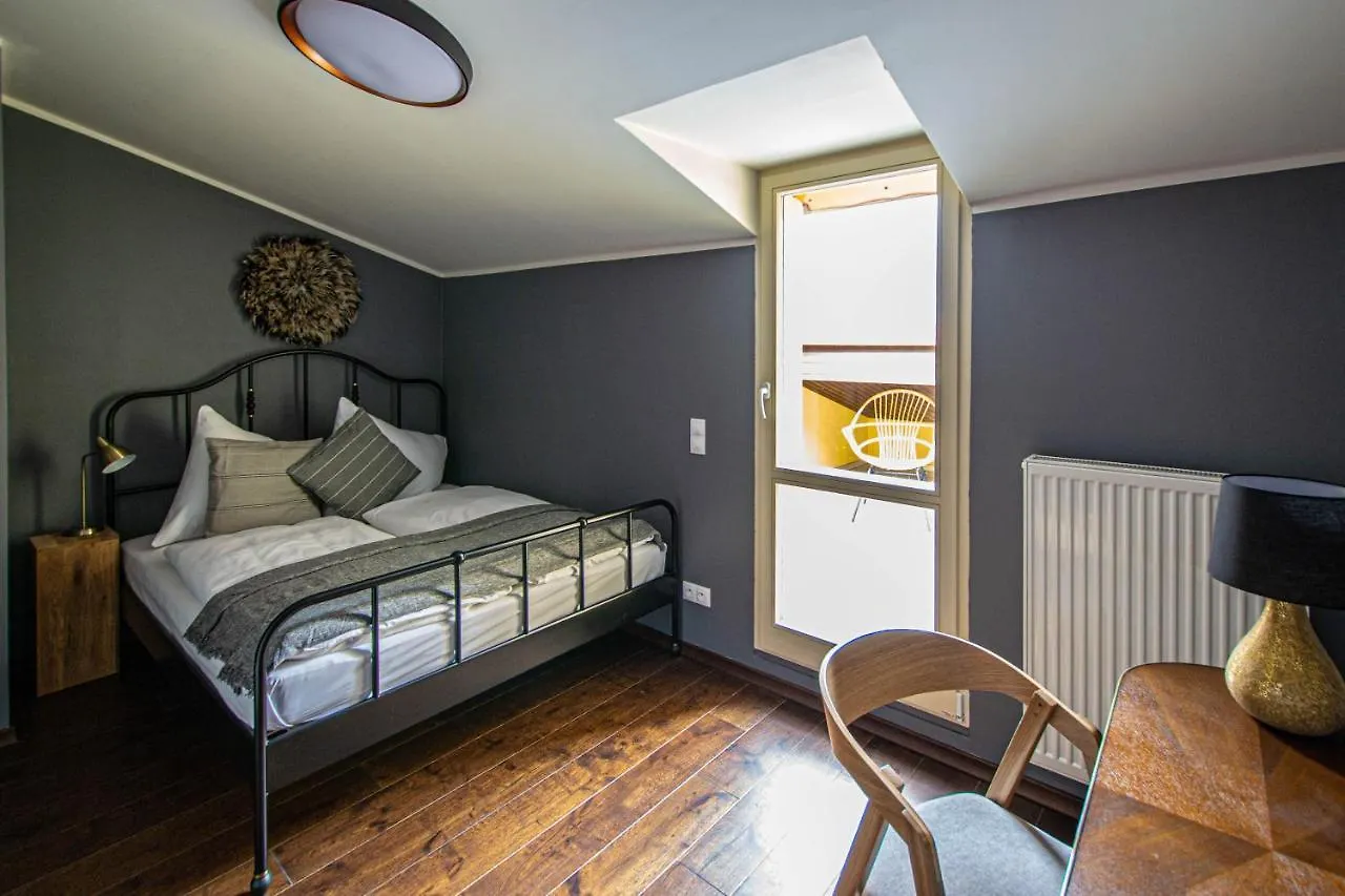 Quite Loft With Balcony And 3 Air Conditioners Prague 0*,